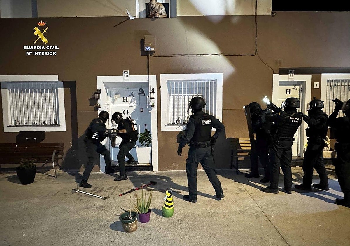 Desarticulado un grupo que explotó a ocho trabajadores en la Rioja, uno de ellos murió al intentar huir