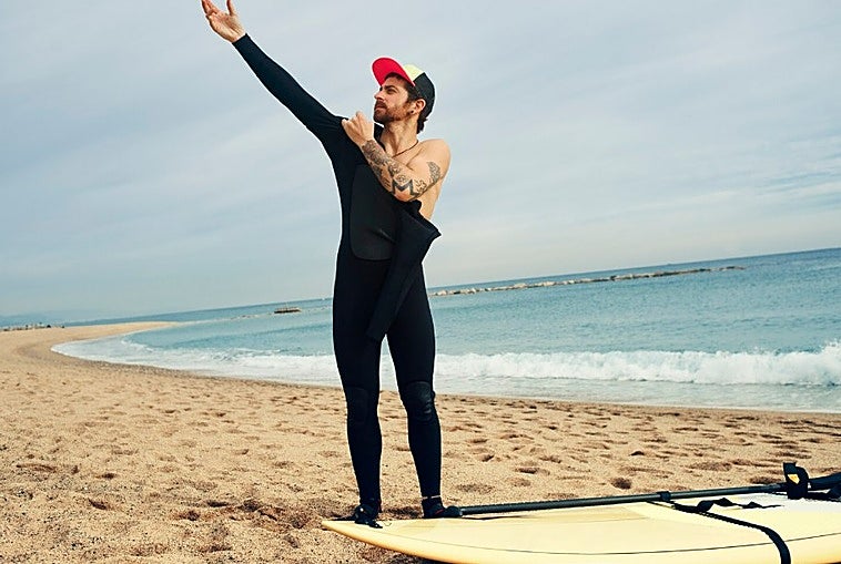 Si practicas surf y otros deportes acuáticos, no te pierdas estos trajes de neopreno