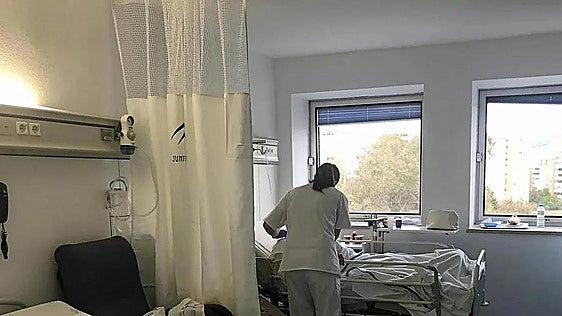 Dedos de manos y pies amputados por mala praxis en el tratamiento de una hernia de hiato en Málaga