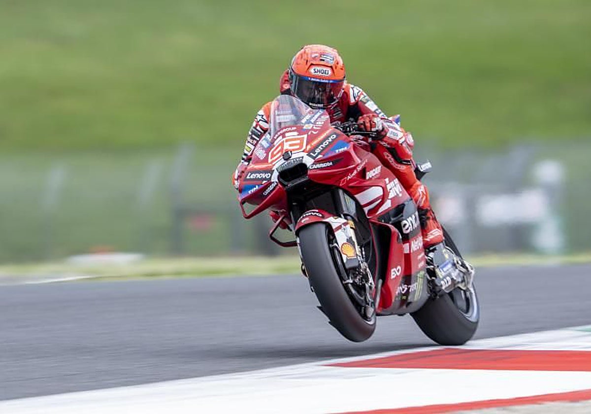 Marc Márquez se dosifica en un accidentado viernes en Brno | El Norte de Castilla