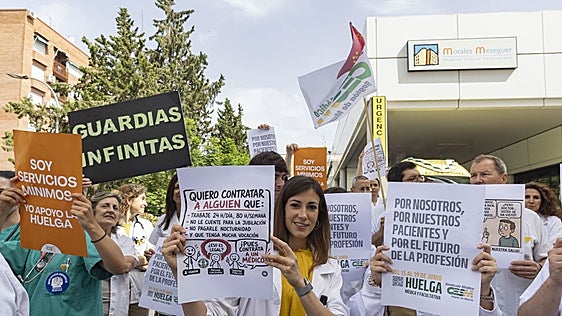 La huelga de los médicos por el Estatuto Marco dispara los retrasos de las consultas y las cirugías
