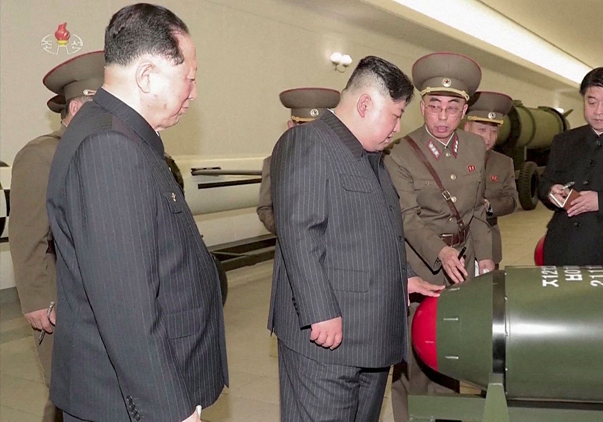Kim Jong-un ordena «redoblar los esfuerzos» para expandir el arsenal nuclear de Corea del Norte