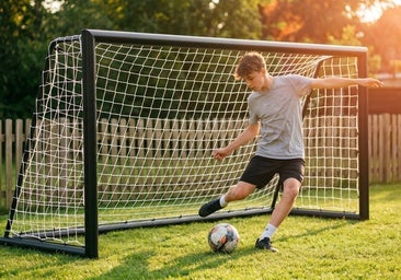 Estas porterías portátiles de Amazon son ideales para montar partidos en el jardín