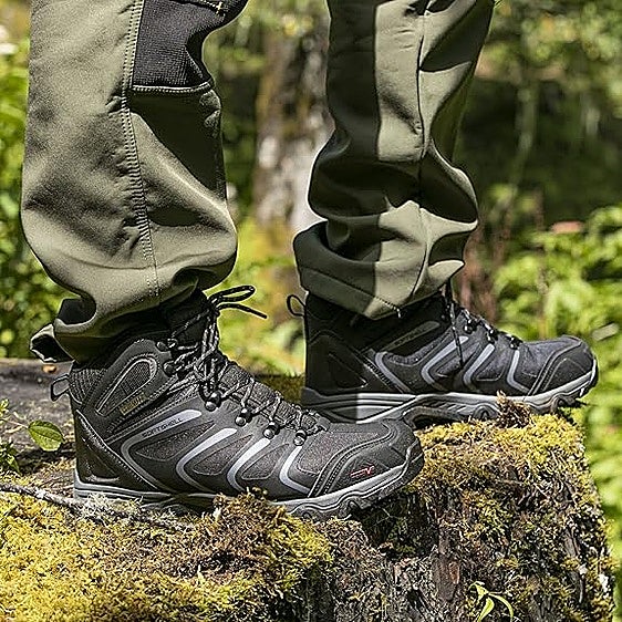 Las botas de montaña NORTIV 8 impermeables son ideales para iniciarte en el mundo del senderismo
