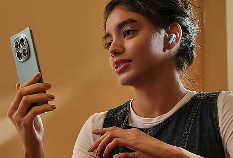 Ligeros, con cancelación activa y gran autonomía: Así son los auriculares Xiaomi Redmi Buds 8 Lite