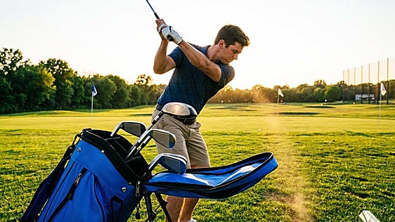 Si quieres iniciarte en el mundo del golf, no te pierdas estos juegos de palos y otros accesorios