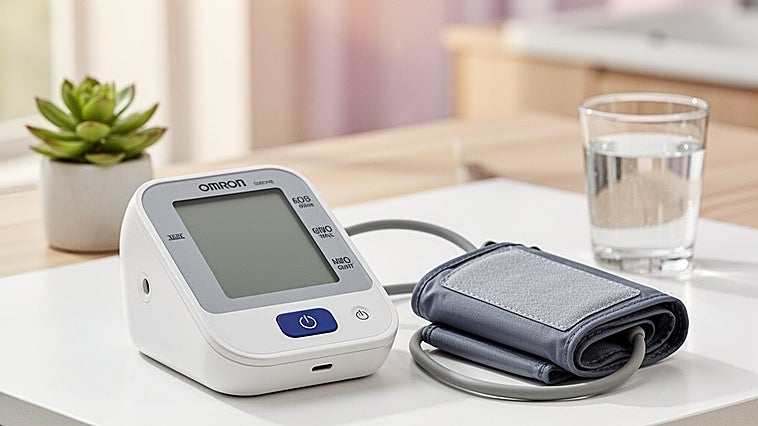 Controla tu tensión arterial y latidos de forma profesional y en casa con el tensiómetro OMRON X2 Essential