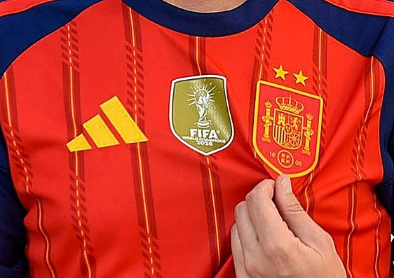 Ya está a la venta: Consigue la nueva camiseta de la Selección Española con las dos estrellas antes de que se agote