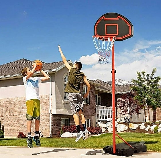 Disfruta del baloncesto a cualquier hora con estos aros y canastas regulables para jardín y garaje