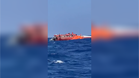 Al menos 8 muertos y 17 desaparecidos al zozobrar un ferry en el norte de Chipre