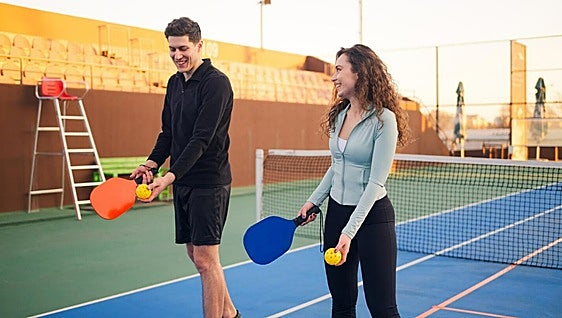 Domina el giro y control con esta paleta de pickleball que reduce vibraciones