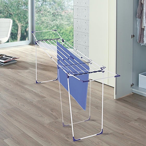 Si tienes poco espacio en casa y necesitas secar mucho, el tendedero de pie Leifheit Classic extensible es lo que necesitas