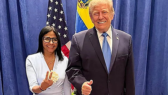 Trump y Rodríguez escenifican su alianza en Nueva York mientras se frustra la llegada de Machado a Venezuela