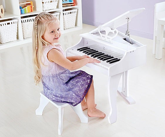 Los mejores pianos de cola y teclados para niños que empiezan a tocar