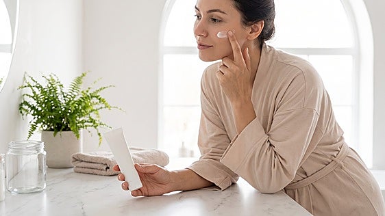 Calma y favorece la reparación cutánea con la crema reparadora Uriage Bariederm-CICA