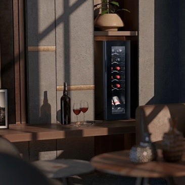 El capricho perfecto para los amantes del vino: esta vinoteca Cecotec de 12 botellas cuesta solo 179 euros y no ocupa nada