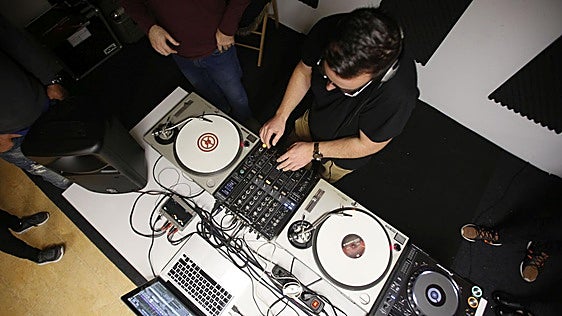Australia se resiste a premiar la música creada por inteligencia artificial