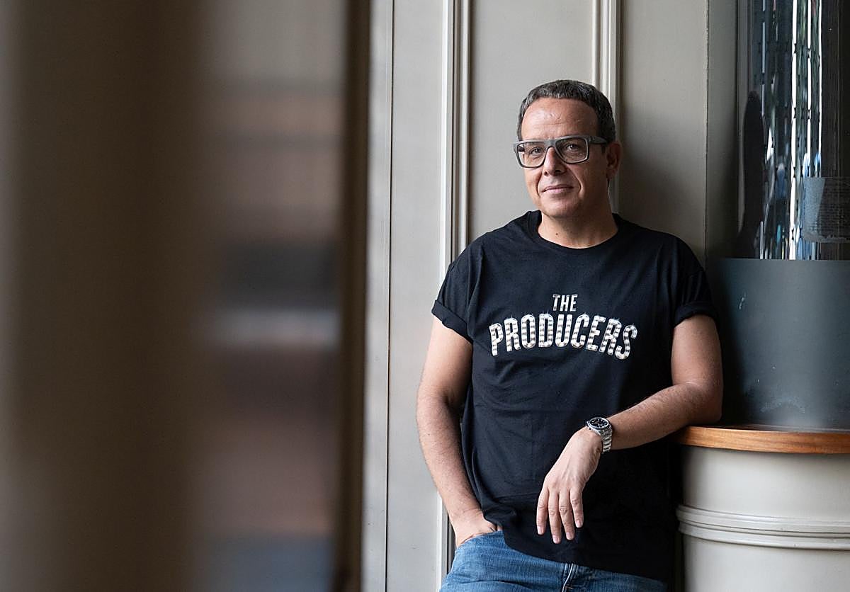 Àngel Llàcer: «Prefiero no saber quién es el asesino porque yo también juego a 'Una fiesta de muerte'»