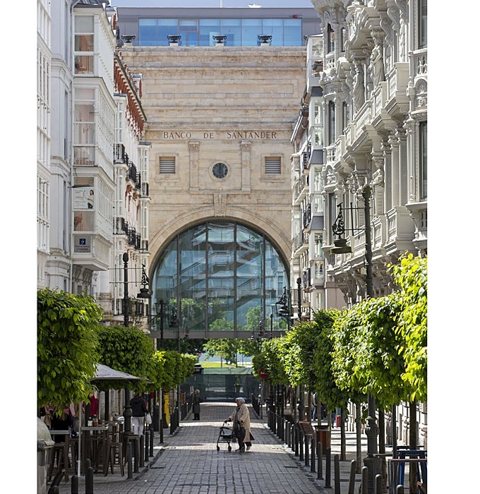 Arco acristalado de Faro Santander, el elemento más icónico de la remodelación de Chipperfield