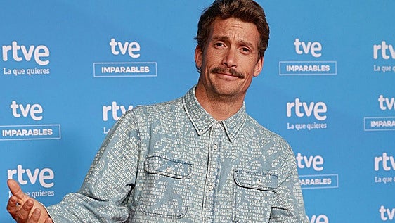 Grison pone a jugar al escondite a Bertín Osborne e Inés Hernand en su debut como presentador televisivo