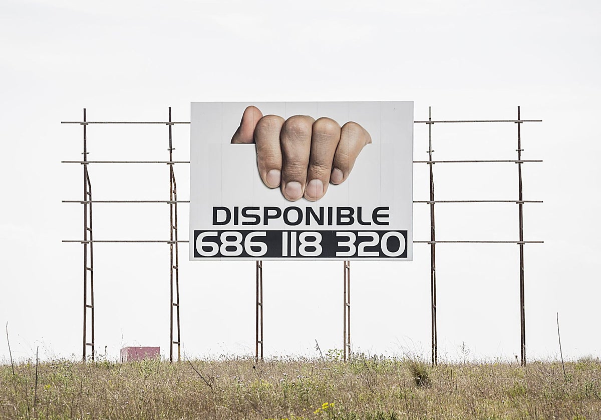 Las vallas publicitarias en ruinas de la publicidad