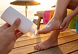 Las mejores cremas solares SPF 50 para proteger tus pies de la radiación solar