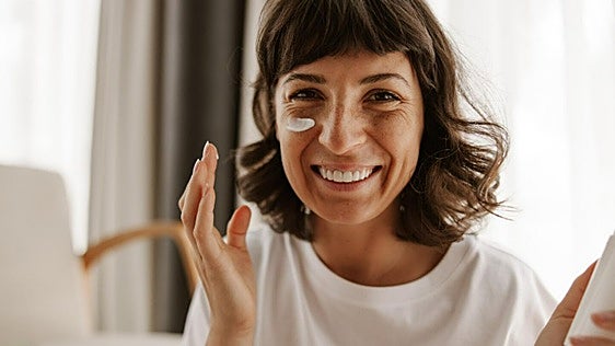 Protégete del sol mientras hidratas la piel  con el protector facial Beauty of Joseon aqua fresh