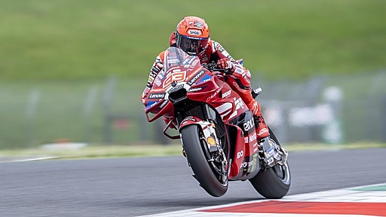 Marc Márquez sale al ataque en Sachsenring y Jorge Martín defiende el liderato