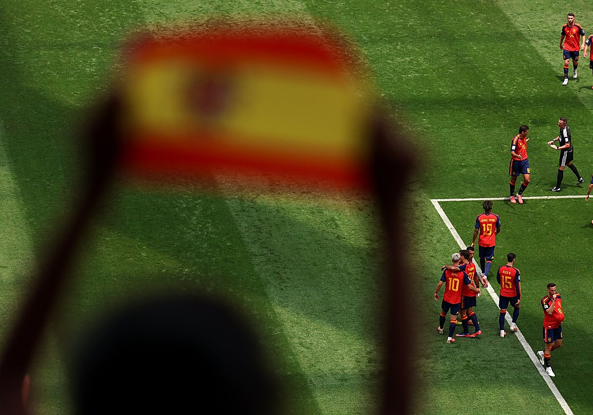 Celebración en el estadio de Los Ángeles del segundo gol de España.