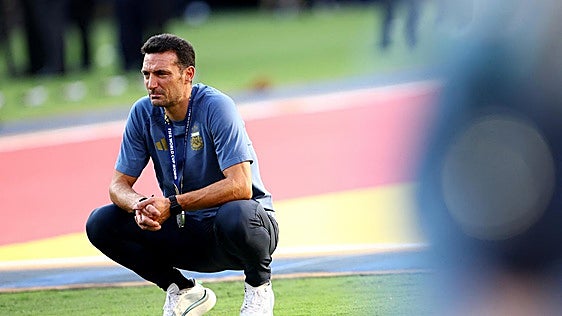 Las lágrimas de Scaloni: «Me duele en el alma, lo siento»
