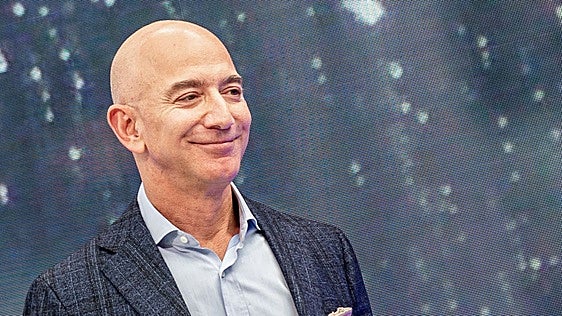 El dueño de Amazon y uno de los fundadores de Facebook, a punto de comprar una parte del Liverpool