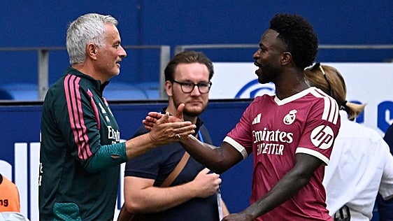 Mourinho eleva el caso Vinicius y denuncia el «bullying» que sufre el jugador