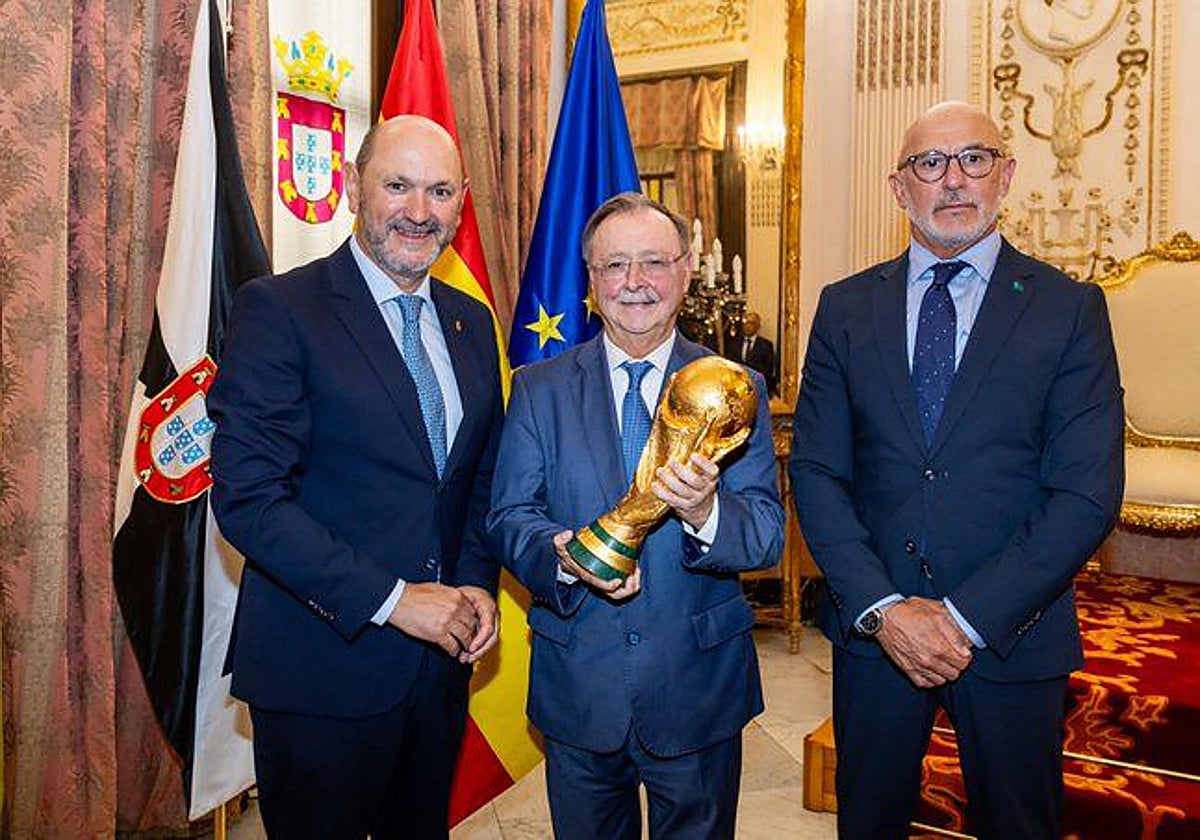 De la Fuente apoya a Ceuta: «Sois mis ídolos, no estáis solos»