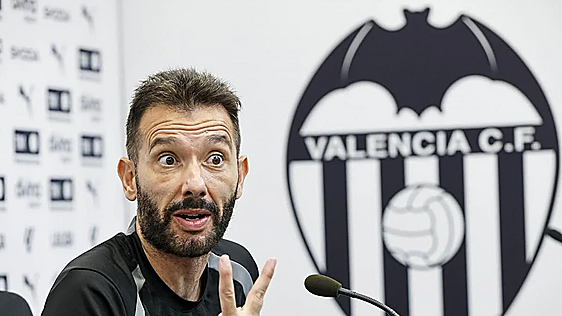 El enfado de Corberán con Rodri: «Fue Gayà quien tomó la iniciativa de llamar. Sus palabras no nacen desde el respeto»