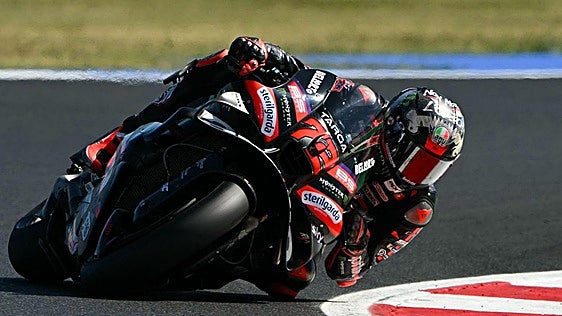Marco Bezzecchi rompe una frontera en Misano con una pole de récord