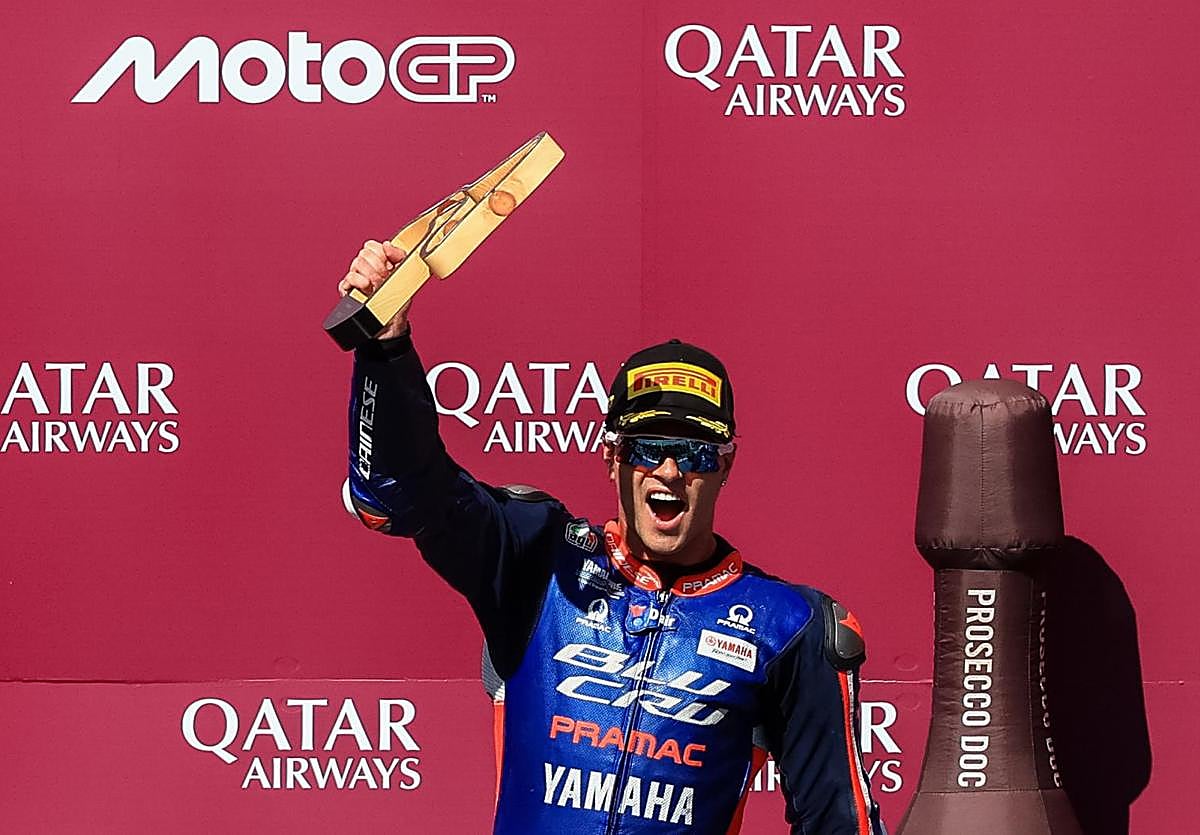 La victoria de Izan Guevara mantiene abierto la lucha por el Mundial de Moto2