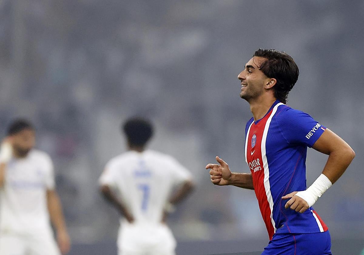Ferran Torres, durante un partido con el PSG.