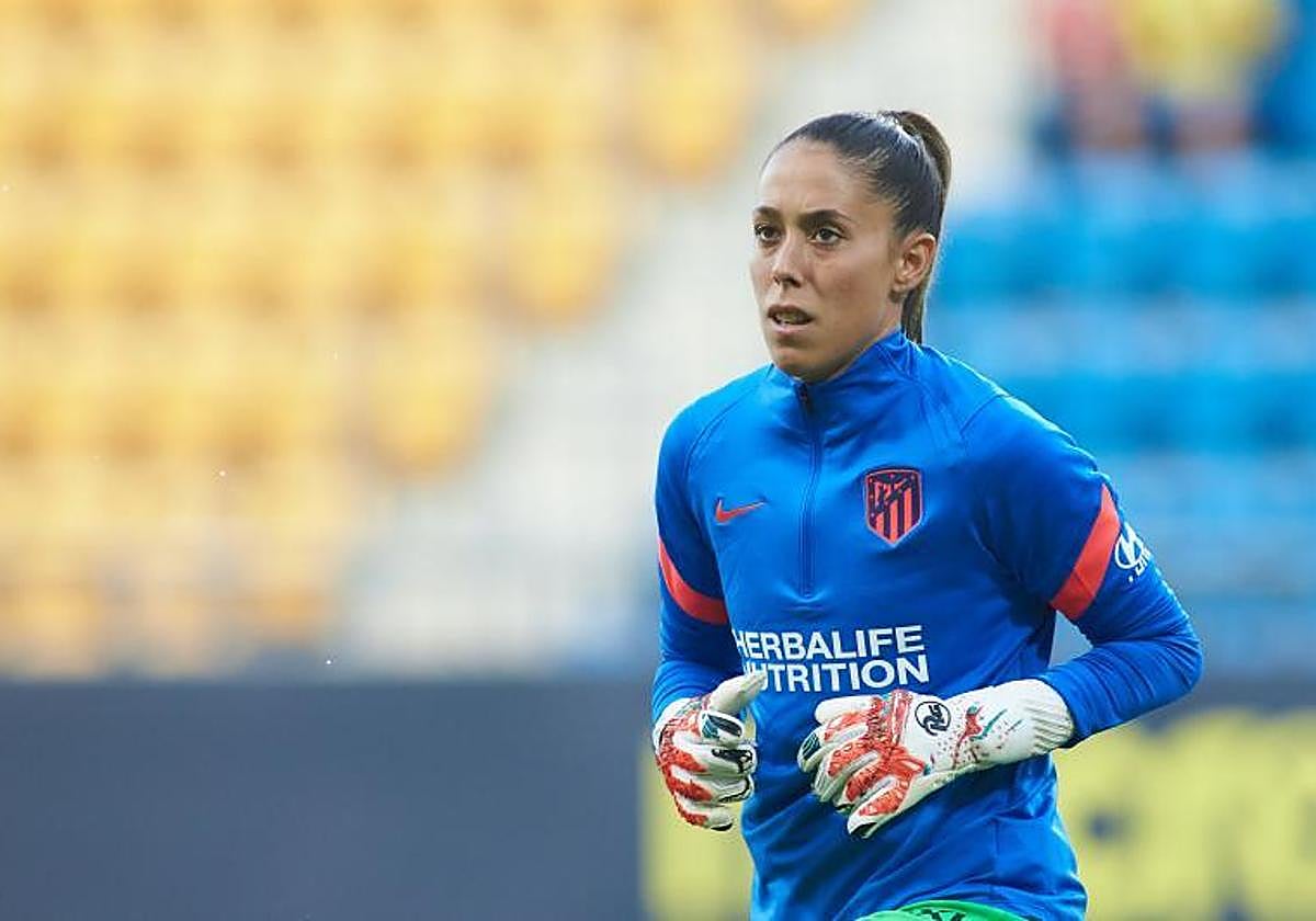 Lola Gallardo, durante un partido con el Atlético.