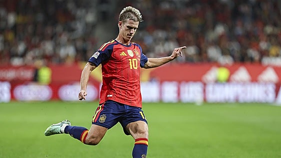 Olmo se enfrenta a la selección que quiso 'ficharlo'
