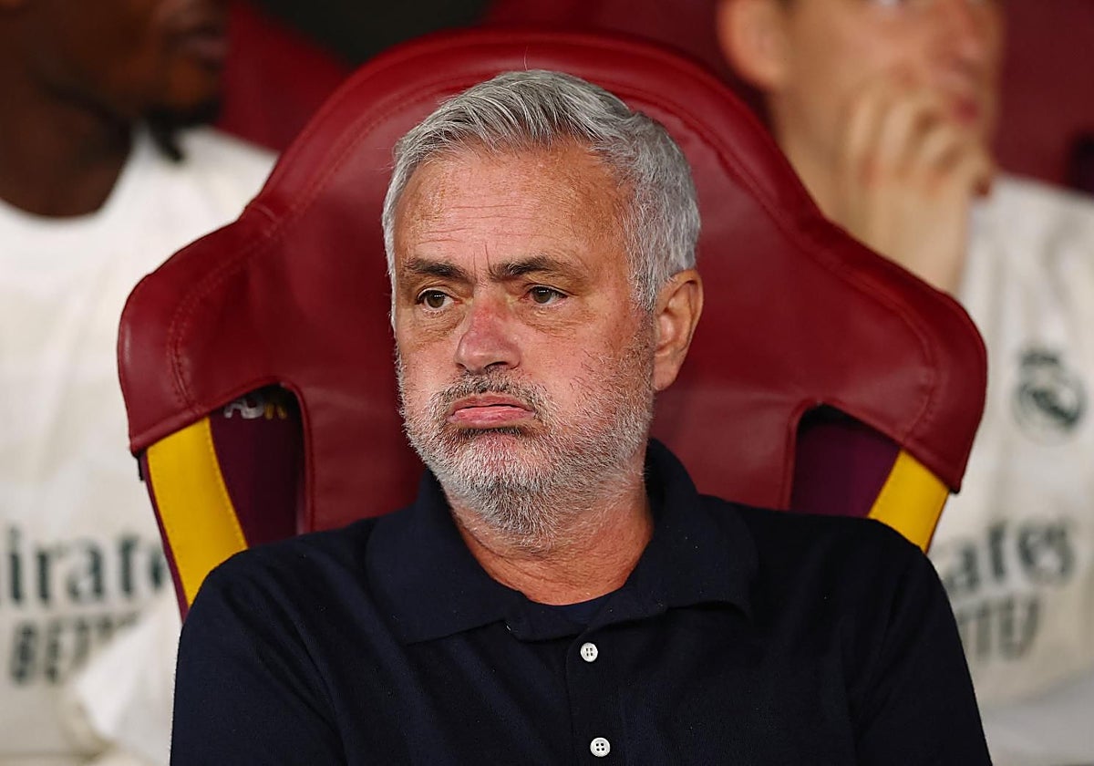 José Mourinho, en el banquillo del Olímpico de Roma.