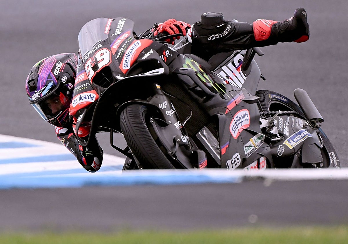Jorge Martín fractures arm during Australian MotoGP sprint race