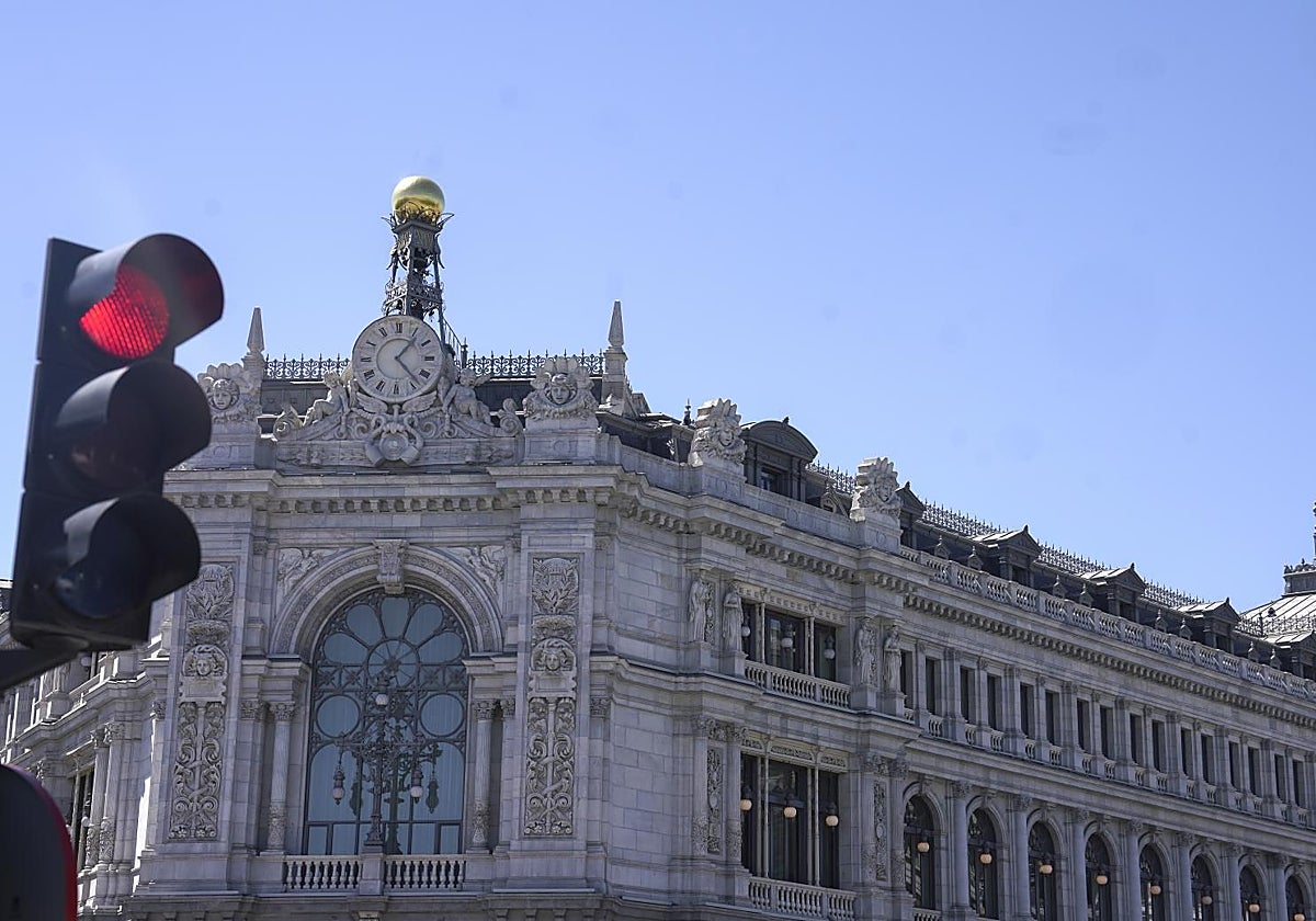 El endeudamiento de las familias y las empresas se desploma a mínimos históricos