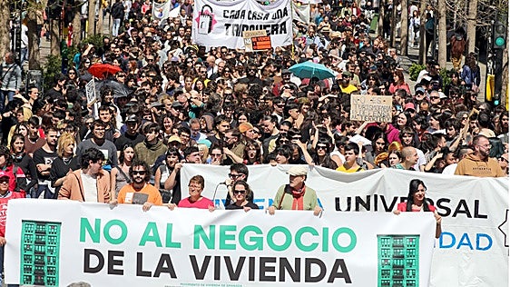 Solo tres de cada diez jóvenes españoles puede emanciparse sin ayuda económica familiar