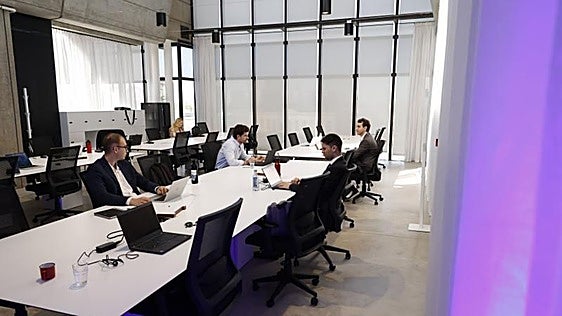 Las ausencias en el trabajo restan casi cuatro puntos porcentuales al crecimiento económico de España