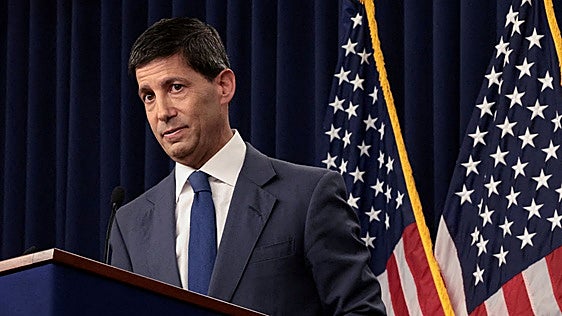 Warsh abre la puerta a subidas de tipos frente a las presiones de Trump