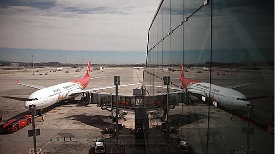 El Gobierno enfría la subida de las tasas aeroportuarias en plena crisis del queroseno