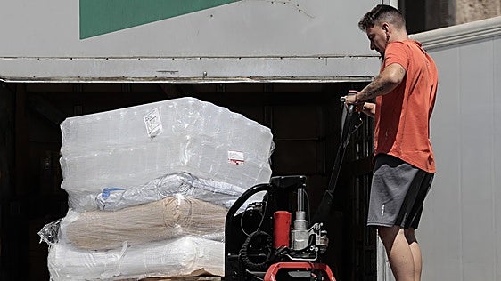 La patronal pide que la ayuda se aplique también a las furgonetas de hasta 3.500 kilos que trabajan en reparto