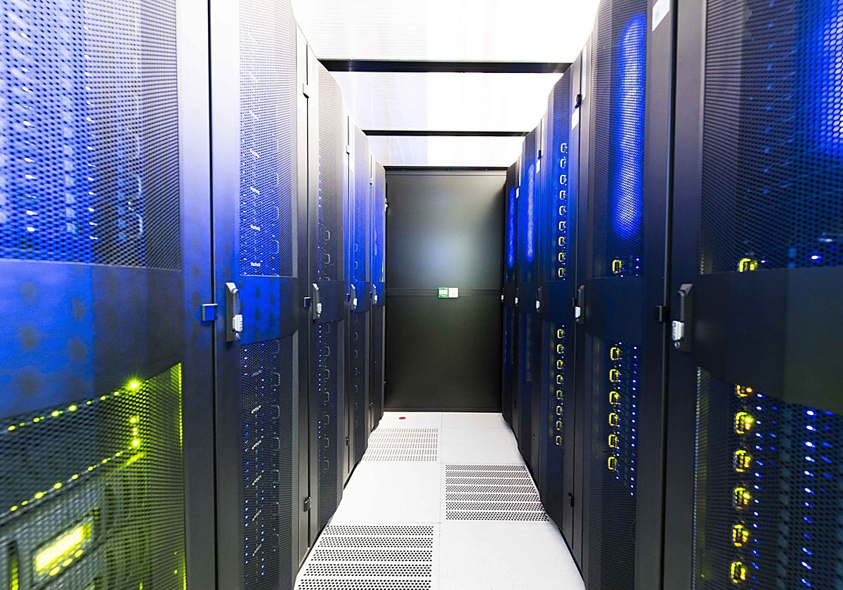 El freno a los centros de datos amenaza con cargar  394 millones en el recibo de la luz de los hogares