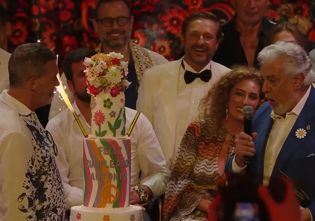 Antonio Banderas celebra los 66 años con sorpresa de Plácido Domingo.