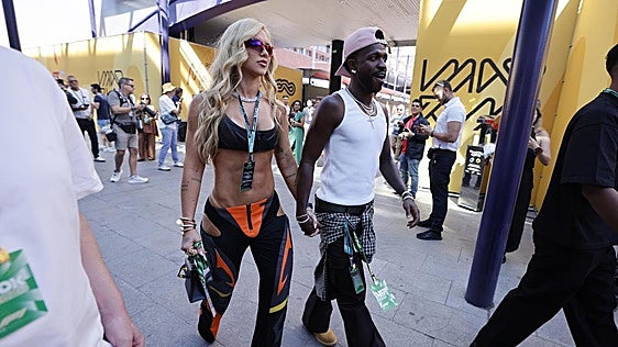 Vinicius se compromete con la influencer Virginia Fonseca y presumen de anillo tras más de un año de relación